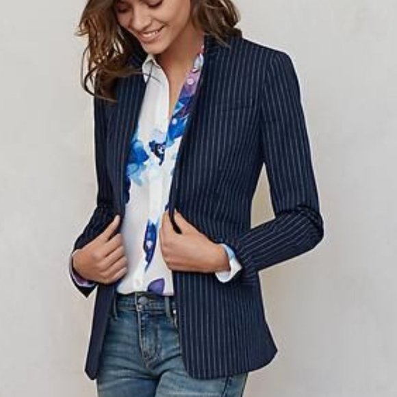 Banana Republic Jackets & Blazers - Banana Republic Pinstripe Navy Blazer